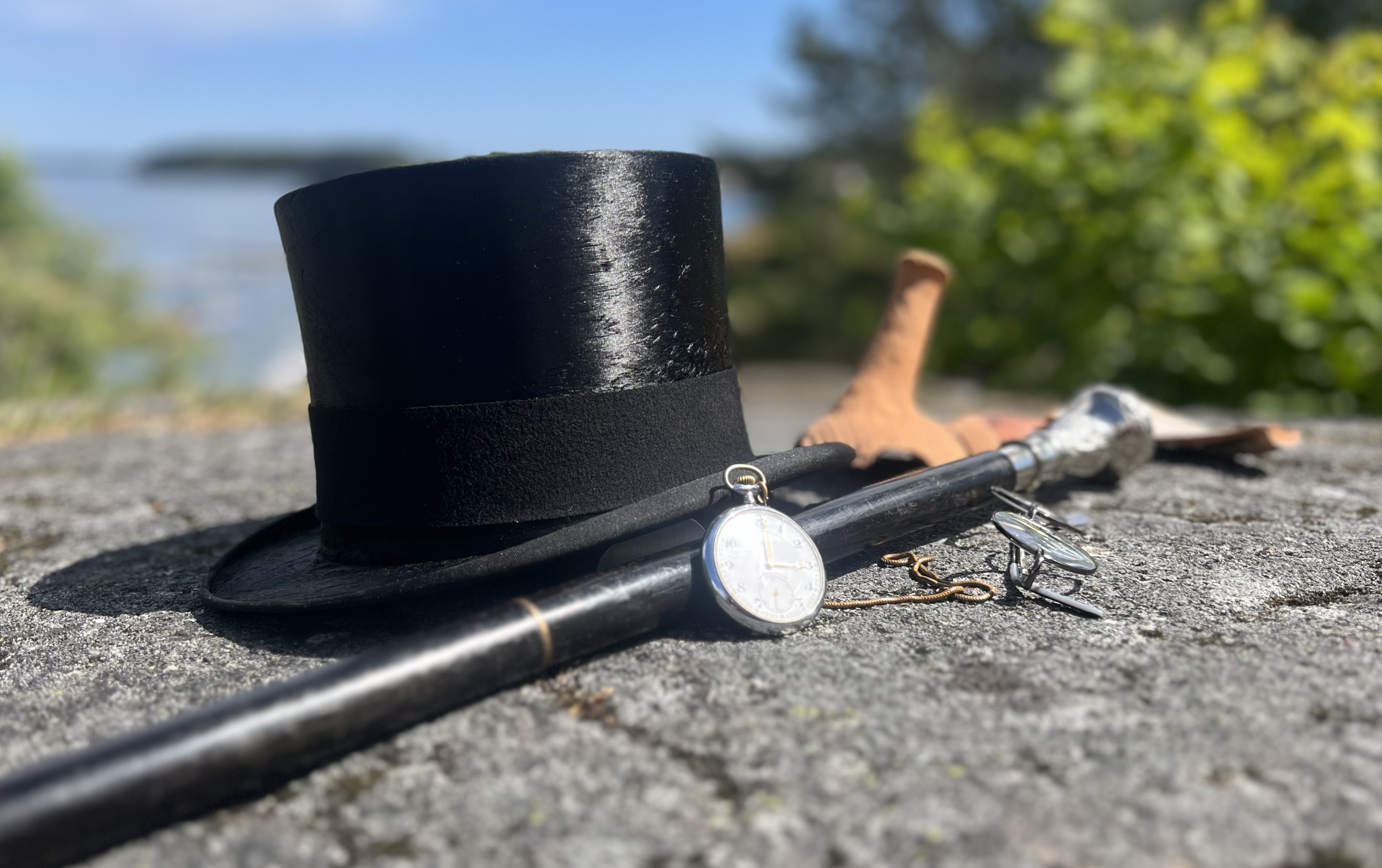 Hatt och spatserkäpp - Furusundsguide
