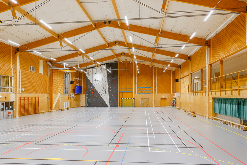 Sporthall med kl&auml;tterv&auml;gg