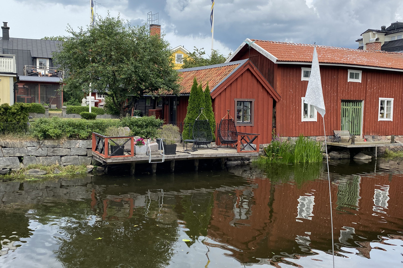 Vit flagga i Norrt&auml;lje&aring;n