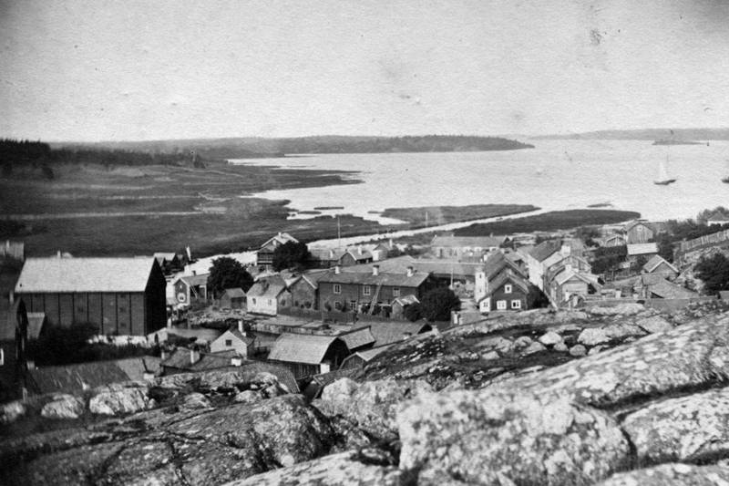 Historisk svartvit bild p&aring; Hamninloppet