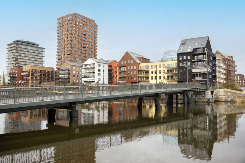 Havsl&auml;nken, bro som knyter samman hamnomr&aring;det med Societetsparken