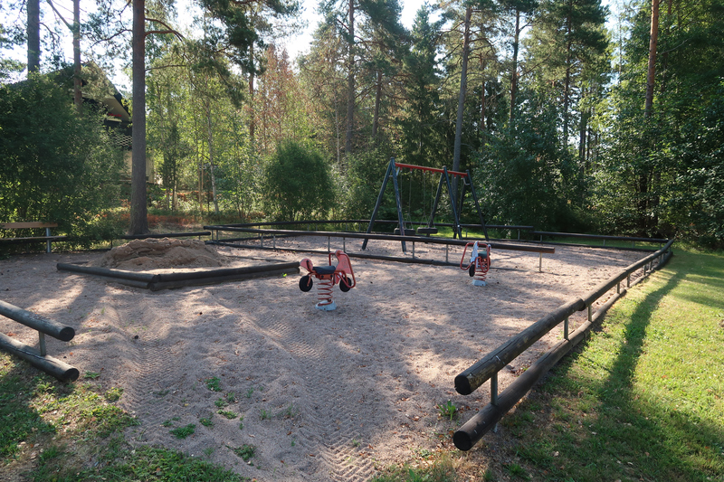 Karolinav&auml;gens lekplats