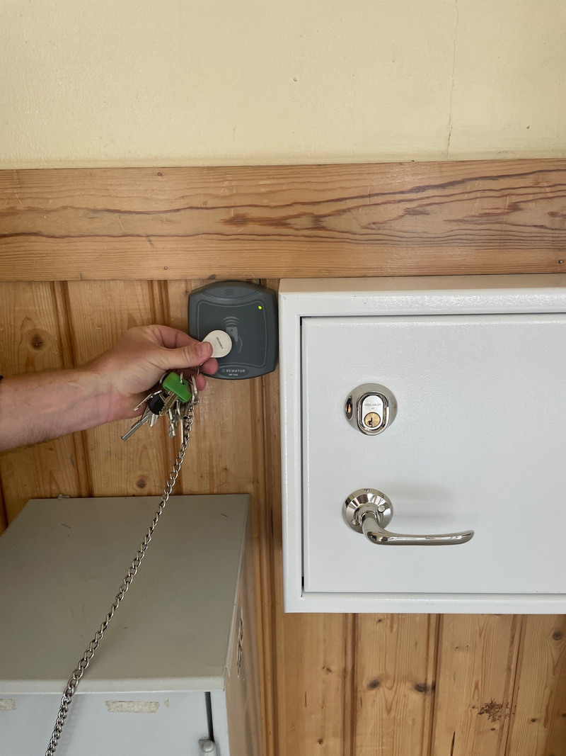 &Ouml;ppna taggsk&aring;pet