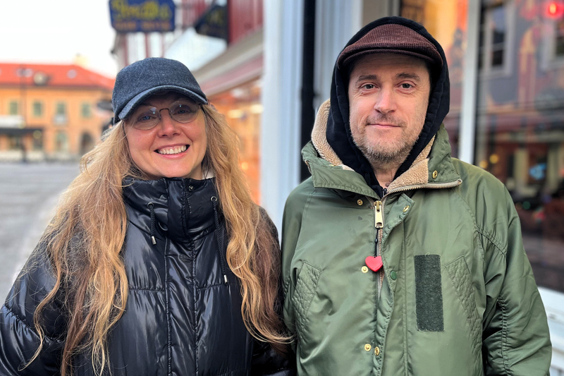 En man och en kvinna i norrt&auml;lje stad