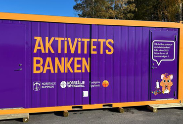 Lila och orange container 