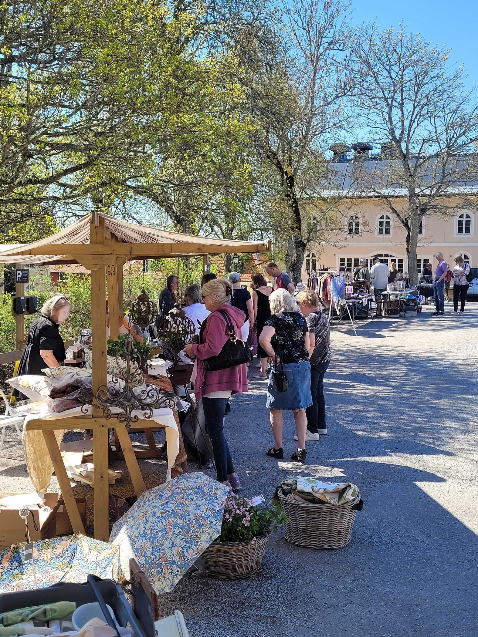 Marknad på slottets område (utomhus)