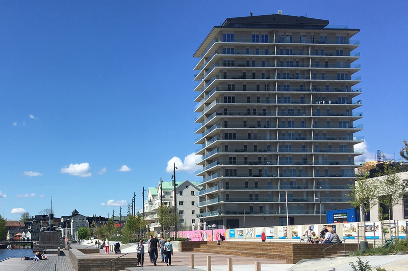 Hamnpromenaden i Norrtälje hamn maj 2020.