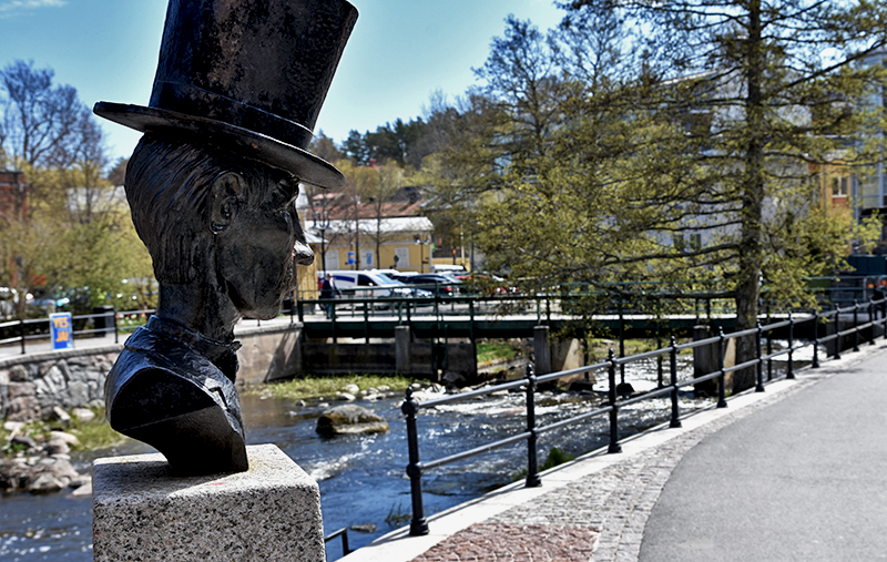 Byst &ouml;ver Nils Ferlin vid Nils Ferlin gr&auml;nd