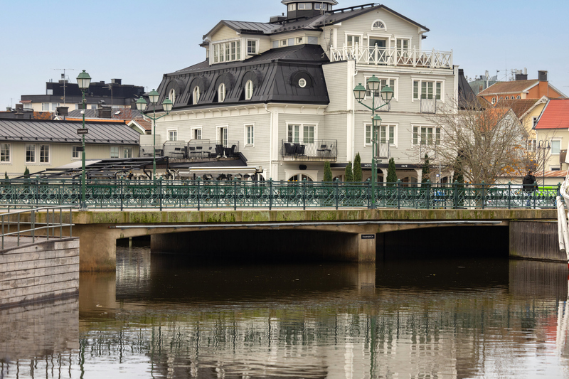 Hamnbron, bro i n&auml;rheten av hamnen